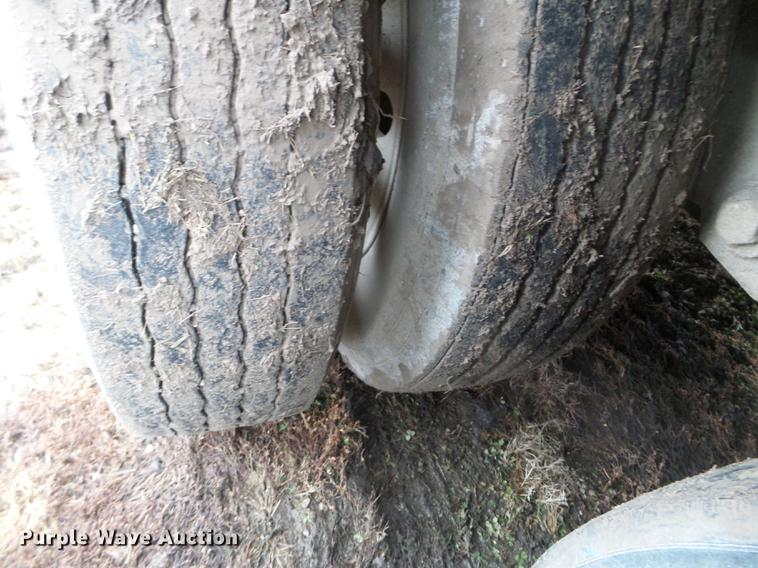 image for item EW9839 2007 Wilson PSDCL-402 livestock trailer