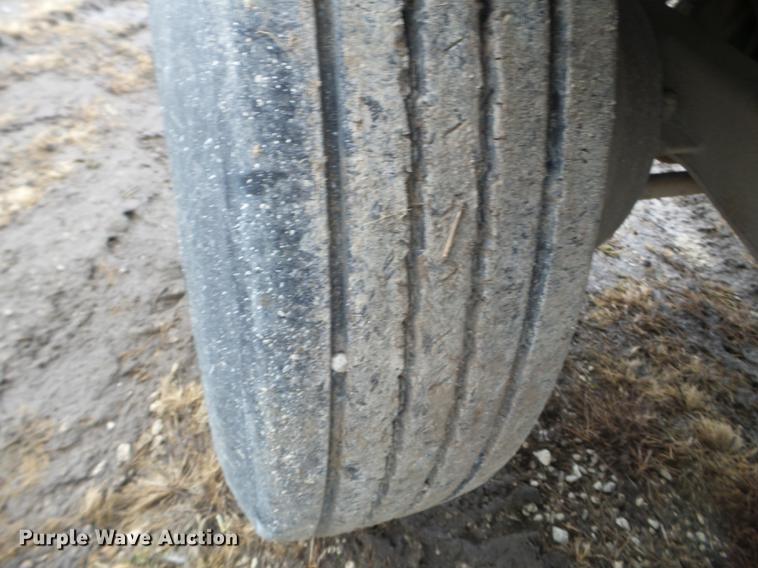 image for item EW9839 2007 Wilson PSDCL-402 livestock trailer