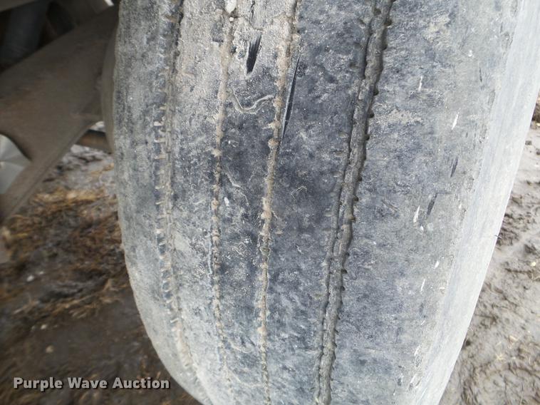 image for item EW9839 2007 Wilson PSDCL-402 livestock trailer