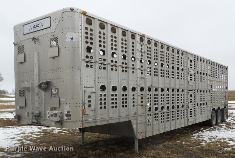 image for item EW9840 2004 Wilson PSDCL-402 livestock trailer