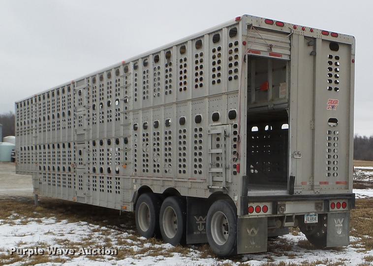 image for item EW9840 2004 Wilson PSDCL-402 livestock trailer