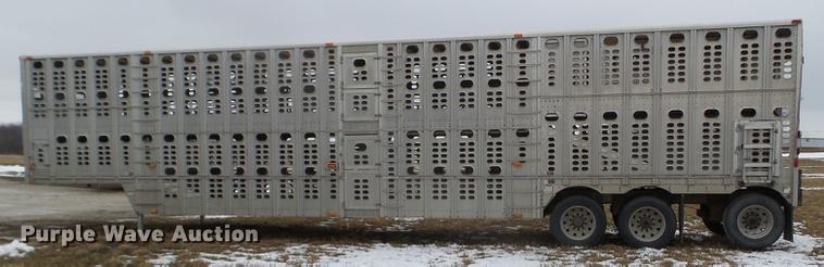image for item EW9840 2004 Wilson PSDCL-402 livestock trailer