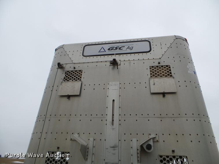 image for item EW9840 2004 Wilson PSDCL-402 livestock trailer