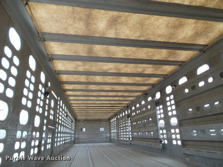 image for item EW9840 2004 Wilson PSDCL-402 livestock trailer