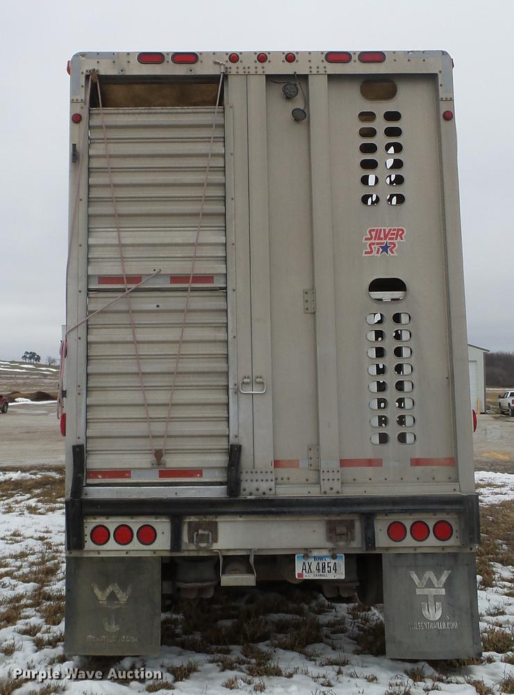 image for item EW9840 2004 Wilson PSDCL-402 livestock trailer