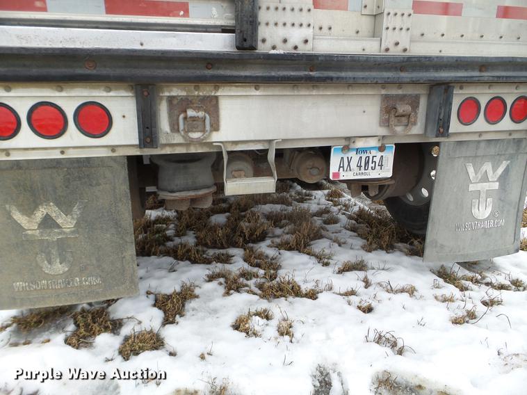 image for item EW9840 2004 Wilson PSDCL-402 livestock trailer
