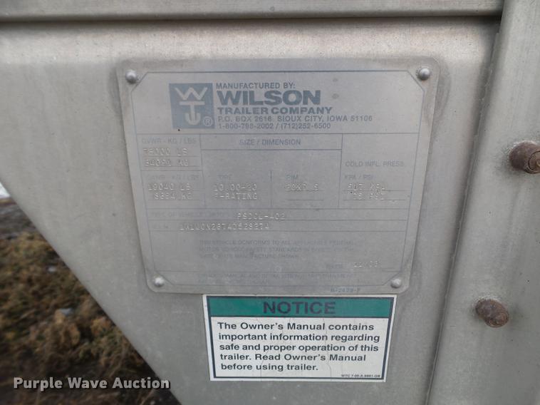 image for item EW9840 2004 Wilson PSDCL-402 livestock trailer