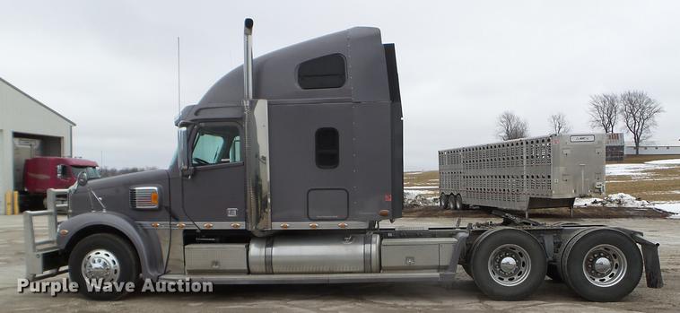 image for item EW9842 2013 Freightliner Coronado glider kit semi truck