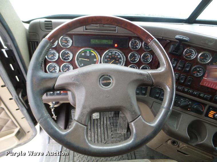 image for item EW9842 2013 Freightliner Coronado glider kit semi truck