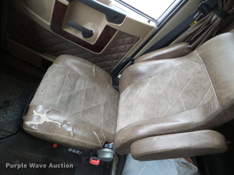 image for item EW9842 2013 Freightliner Coronado glider kit semi truck