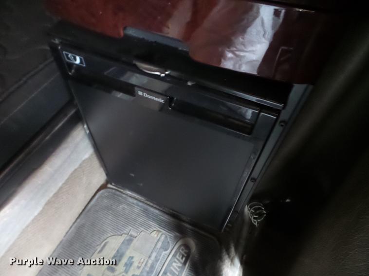 image for item EW9842 2013 Freightliner Coronado glider kit semi truck