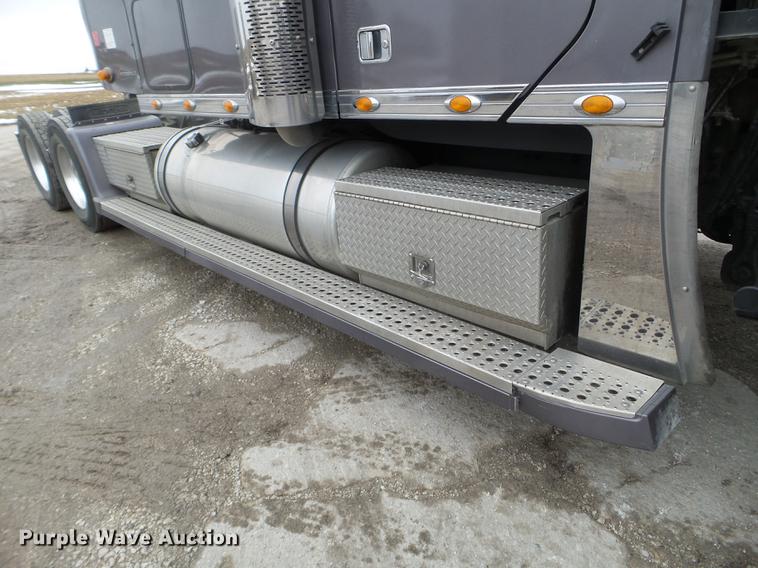 image for item EW9842 2013 Freightliner Coronado glider kit semi truck