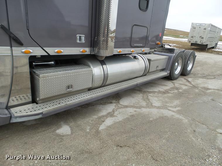 image for item EW9842 2013 Freightliner Coronado glider kit semi truck