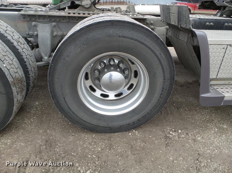 image for item EW9842 2013 Freightliner Coronado glider kit semi truck