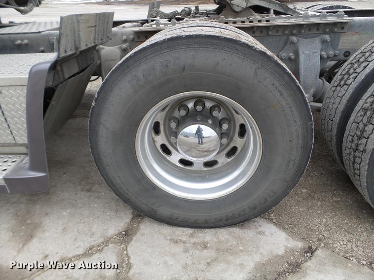 image for item EW9842 2013 Freightliner Coronado glider kit semi truck