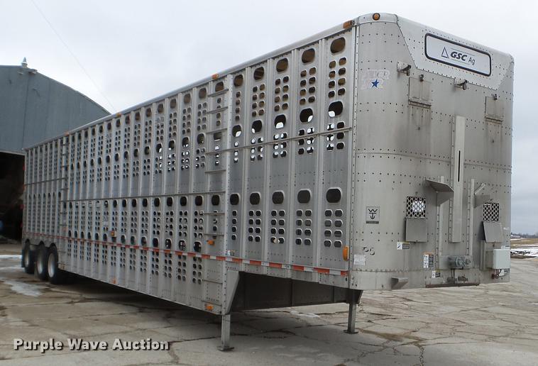 image for item EW9843 2005 Wilson PSDCL-402 livestock trailer