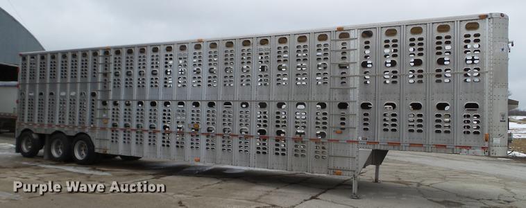 image for item EW9843 2005 Wilson PSDCL-402 livestock trailer