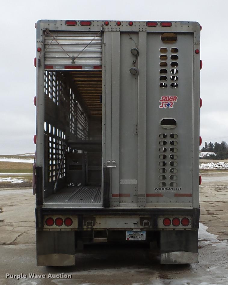 image for item EW9843 2005 Wilson PSDCL-402 livestock trailer