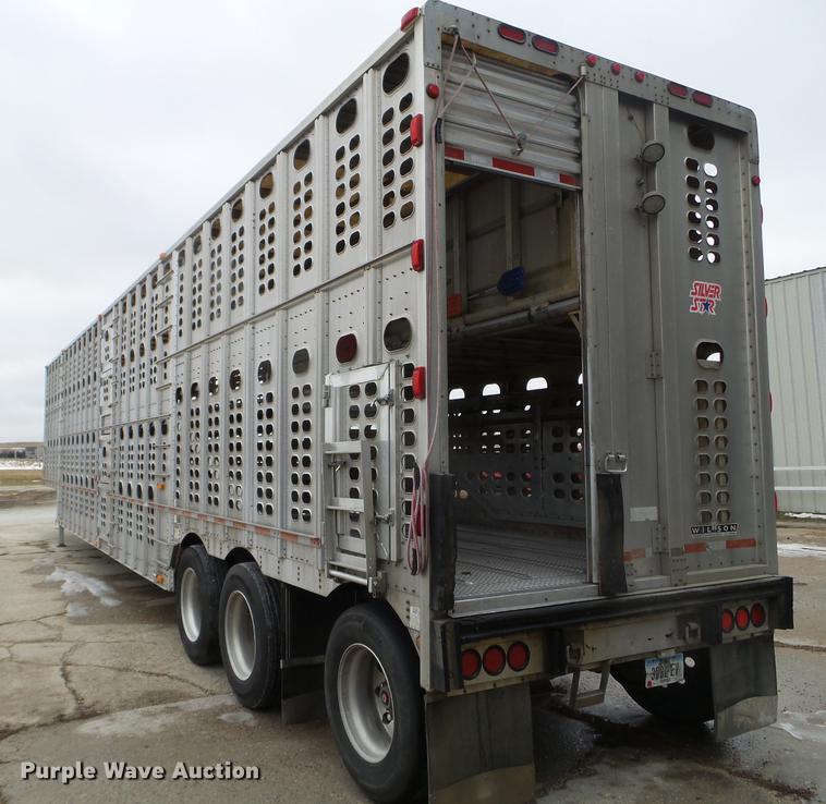 image for item EW9843 2005 Wilson PSDCL-402 livestock trailer