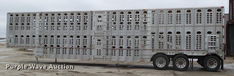 image for item EW9843 2005 Wilson PSDCL-402 livestock trailer