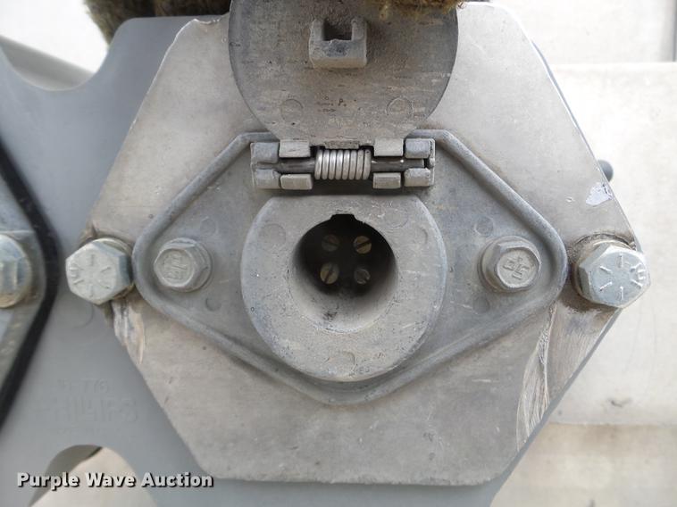 image for item EW9843 2005 Wilson PSDCL-402 livestock trailer