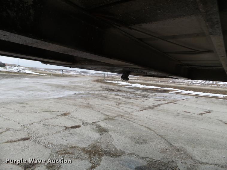 image for item EW9843 2005 Wilson PSDCL-402 livestock trailer