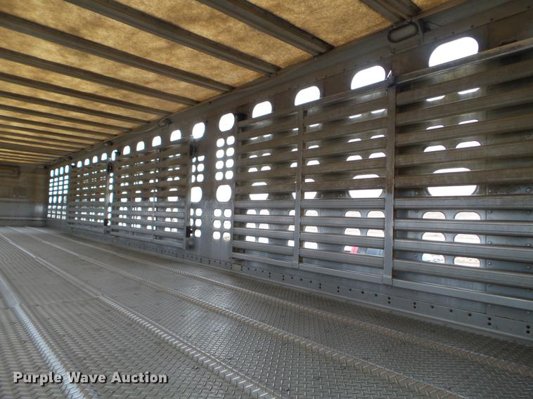 image for item EW9843 2005 Wilson PSDCL-402 livestock trailer