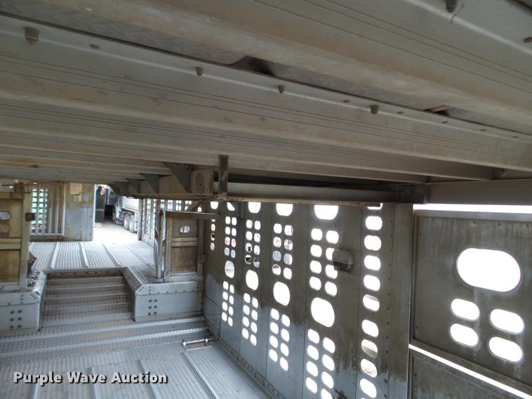 image for item EW9843 2005 Wilson PSDCL-402 livestock trailer