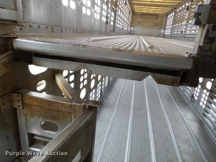 image for item EW9843 2005 Wilson PSDCL-402 livestock trailer