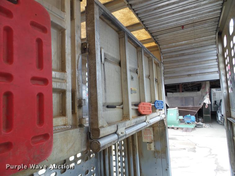 image for item EW9843 2005 Wilson PSDCL-402 livestock trailer