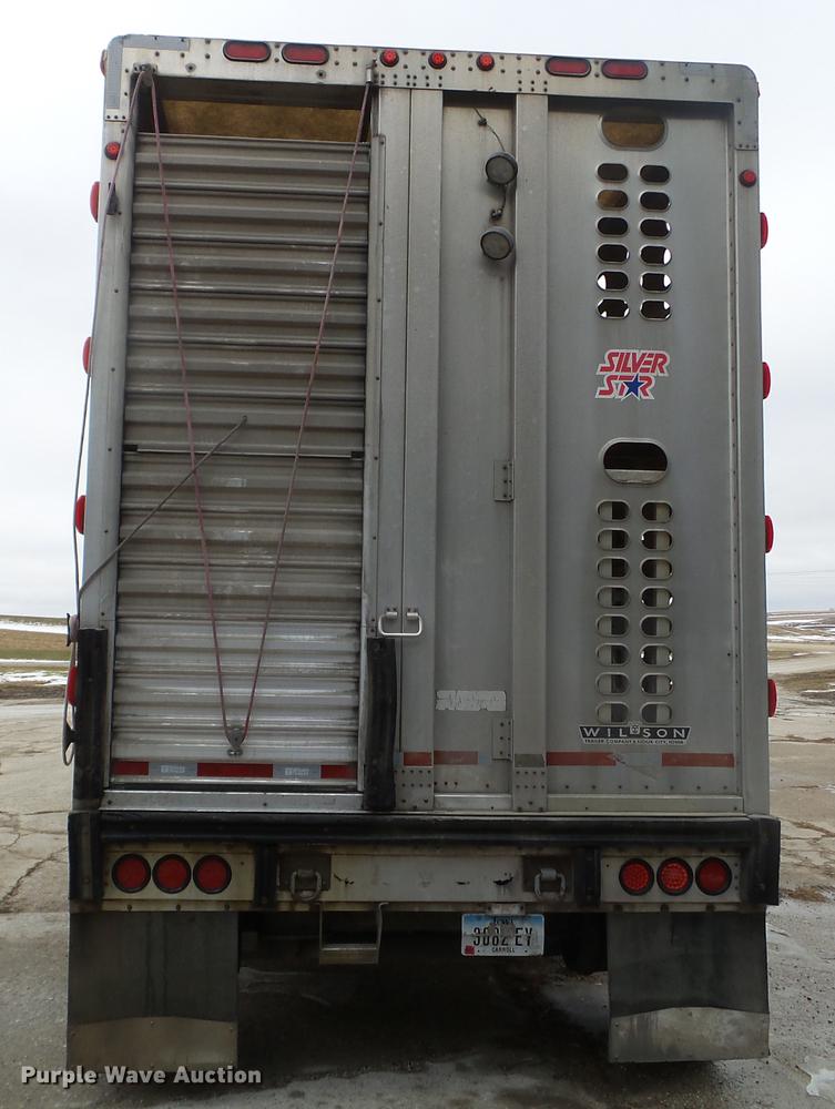 image for item EW9843 2005 Wilson PSDCL-402 livestock trailer
