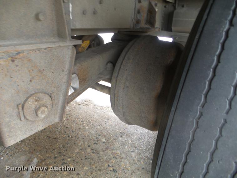 image for item EW9843 2005 Wilson PSDCL-402 livestock trailer