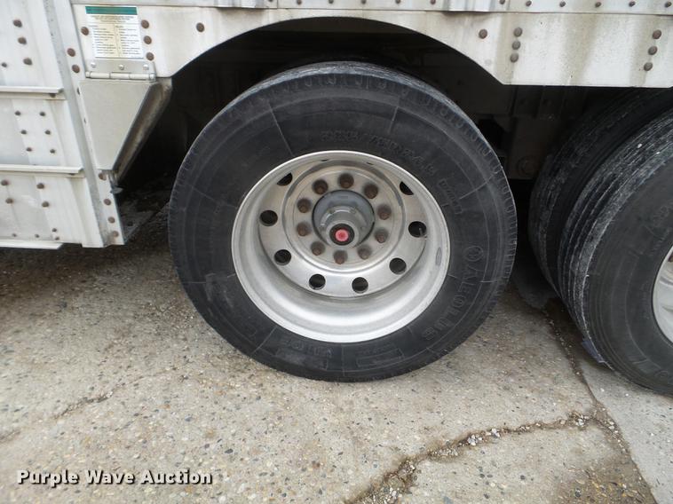 image for item EW9843 2005 Wilson PSDCL-402 livestock trailer