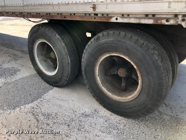 image for item G1466 1990 Stoughton dry van trailer