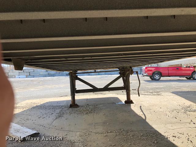 image for item G1468 1995 Miller dry van trailer