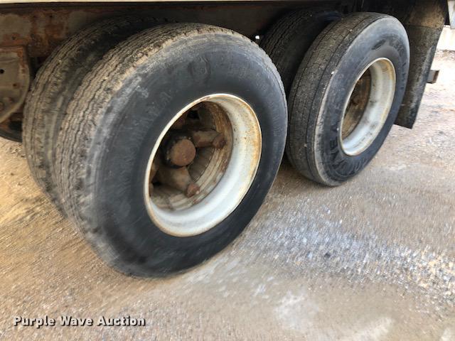 image for item G1469 1995 Monon dry van trailer