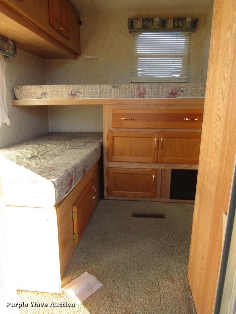 image for item DD0709 2000 Hornet camper