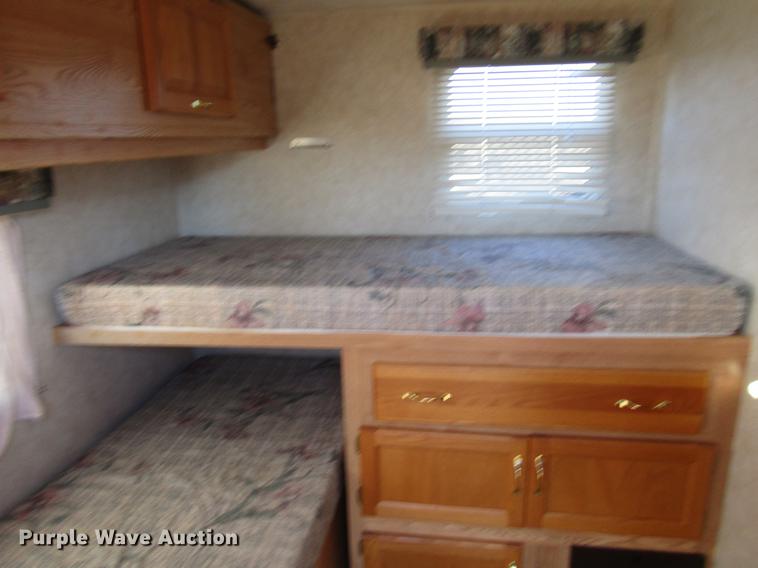 image for item DD0709 2000 Hornet camper