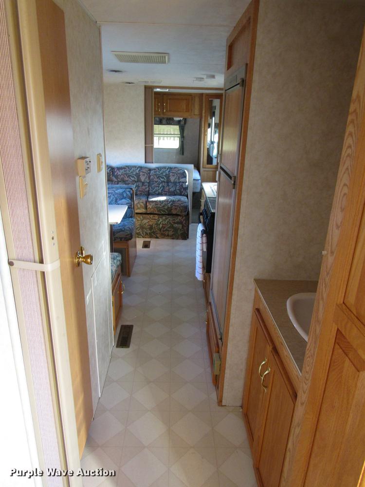 image for item DD0709 2000 Hornet camper