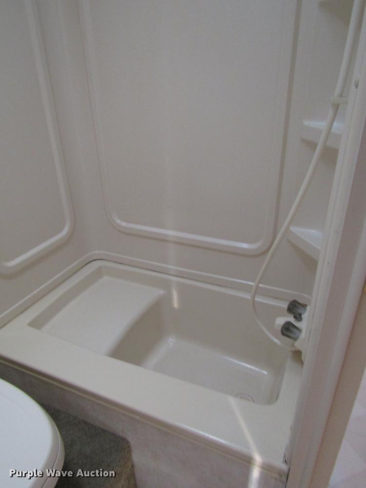 image for item DD0709 2000 Hornet camper