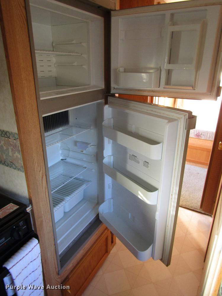 image for item DD0709 2000 Hornet camper