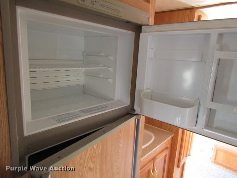 image for item DD0709 2000 Hornet camper