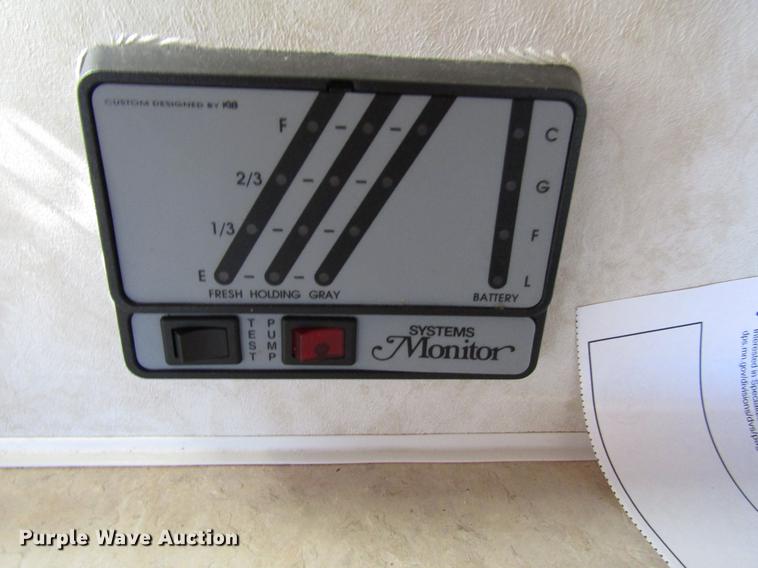 image for item DD0709 2000 Hornet camper