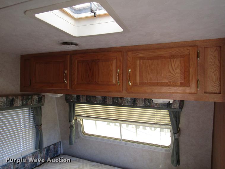 image for item DD0709 2000 Hornet camper