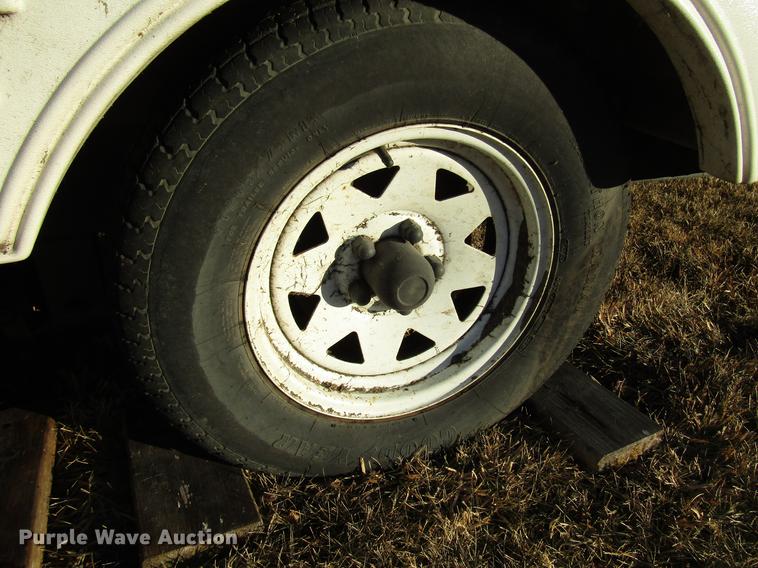 image for item DD0709 2000 Hornet camper