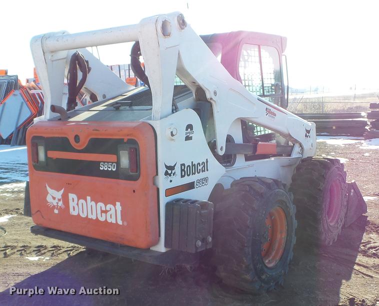 image for item DD0710 2014 Bobcat S850 skid steer