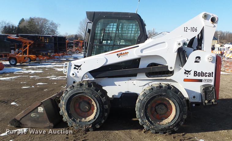 image for item DD0710 2014 Bobcat S850 skid steer