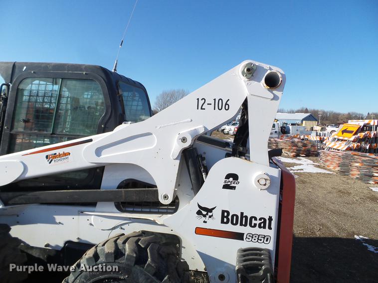 image for item DD0710 2014 Bobcat S850 skid steer