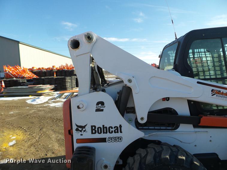 image for item DD0710 2014 Bobcat S850 skid steer