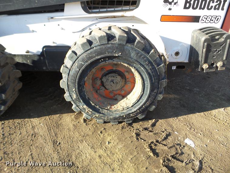 image for item DD0710 2014 Bobcat S850 skid steer